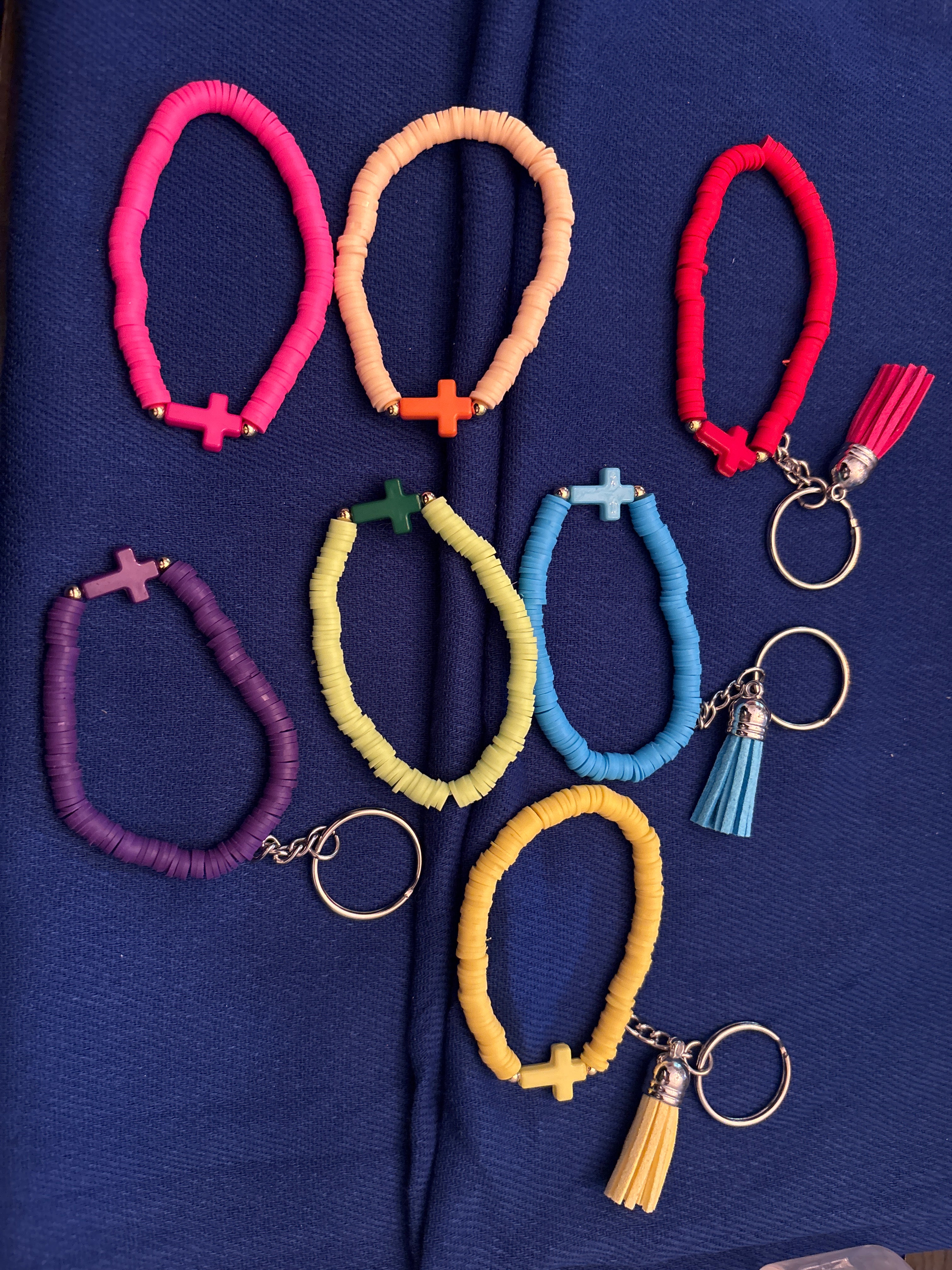 Keychains or bracelets without leather tassels.