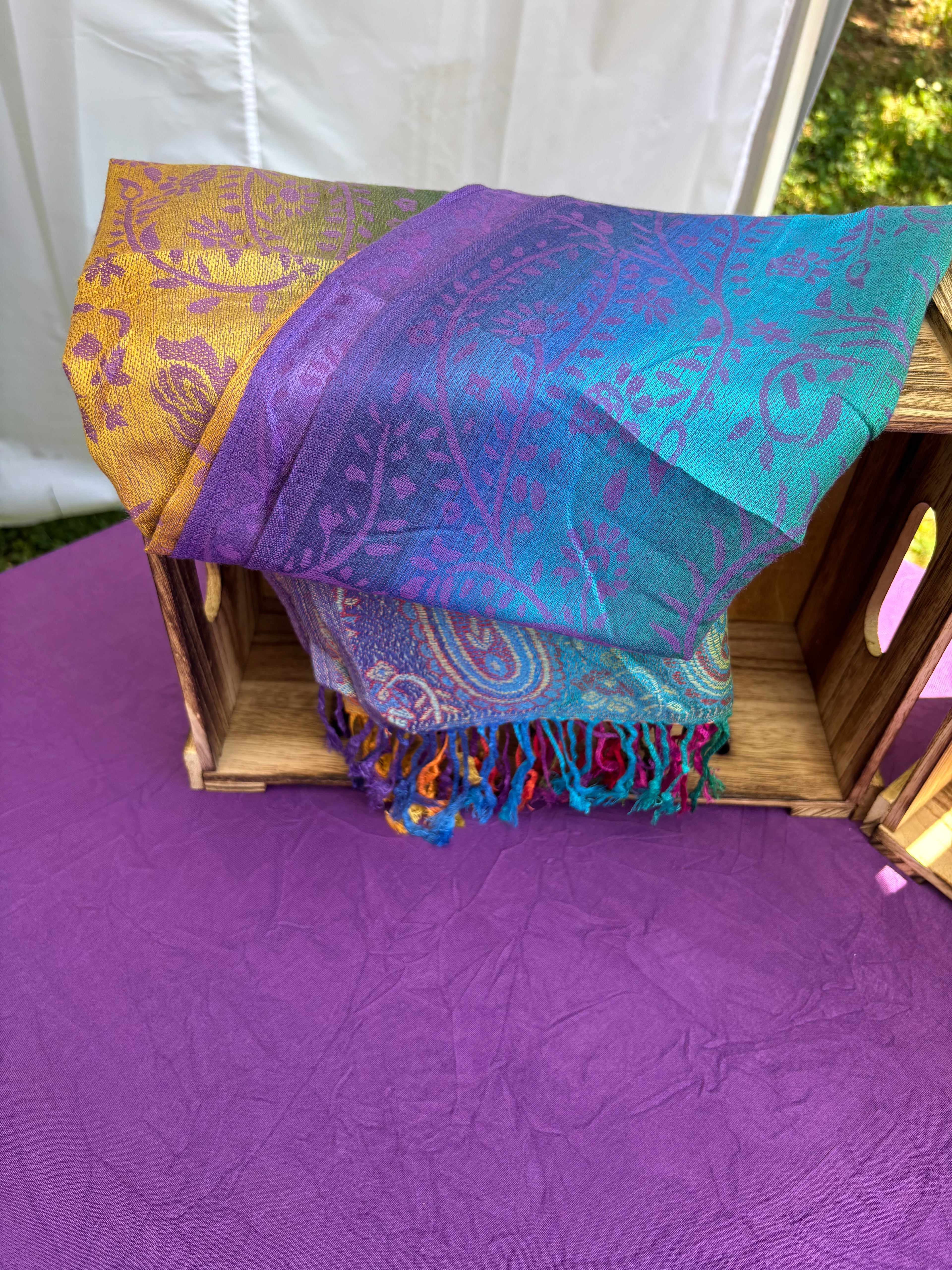 Shawls tunic Celebrations of a return