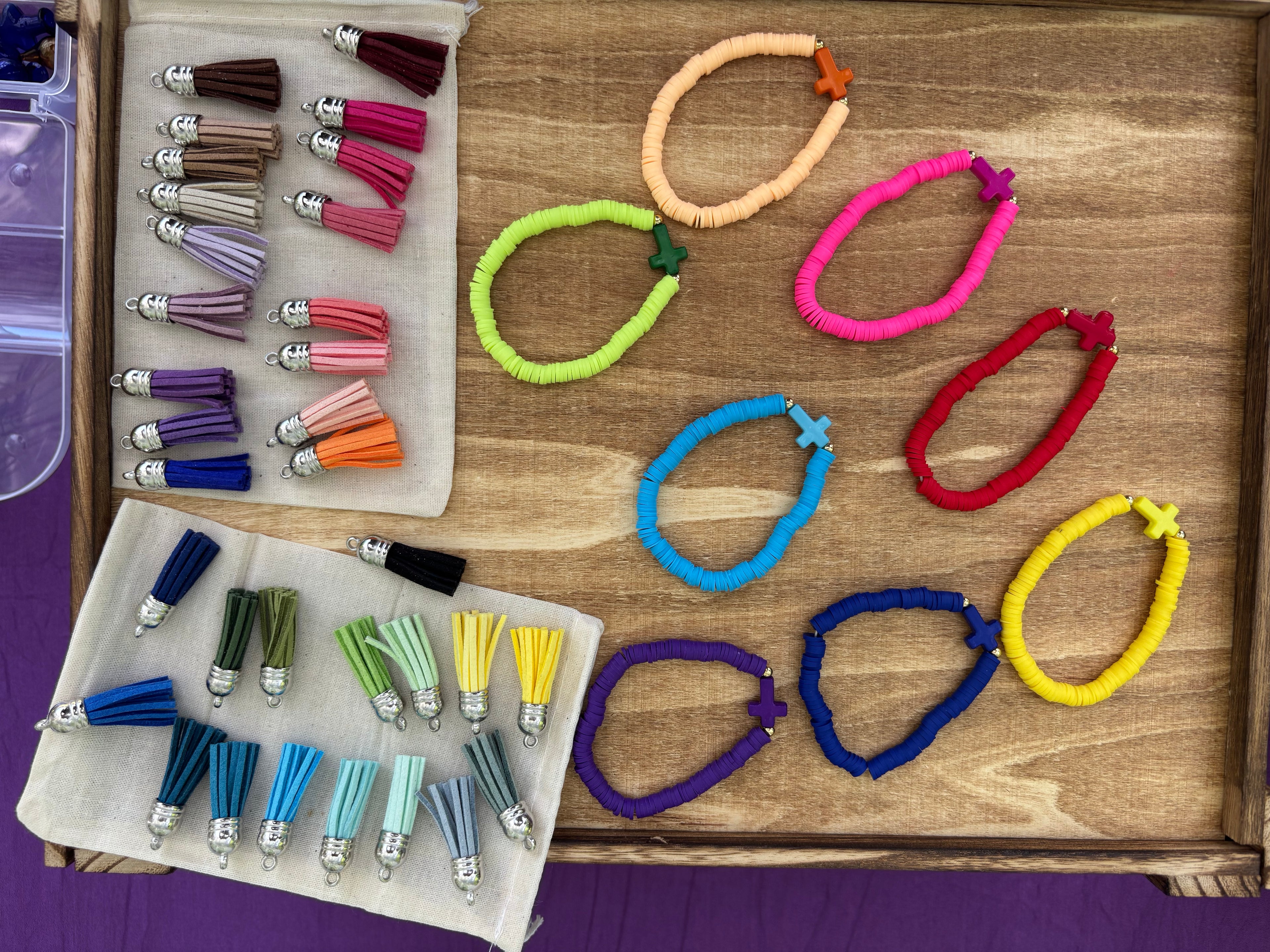 Keychains or bracelets without leather tassels.