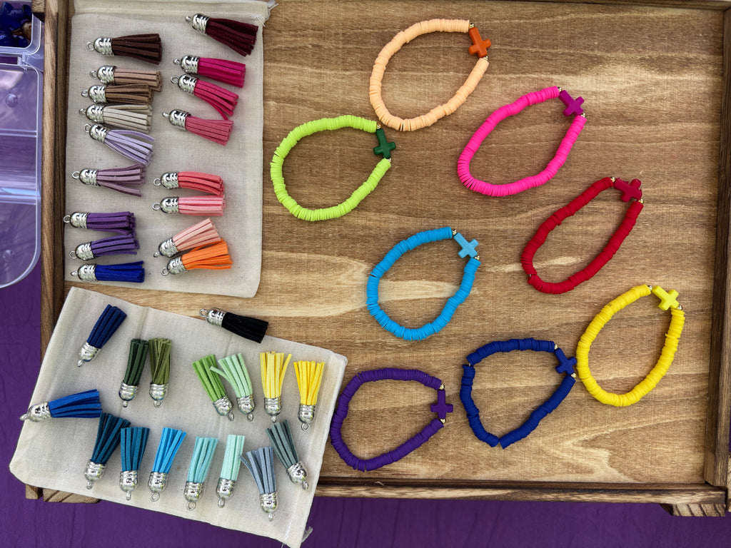 Keychains or bracelets without leather tassels.