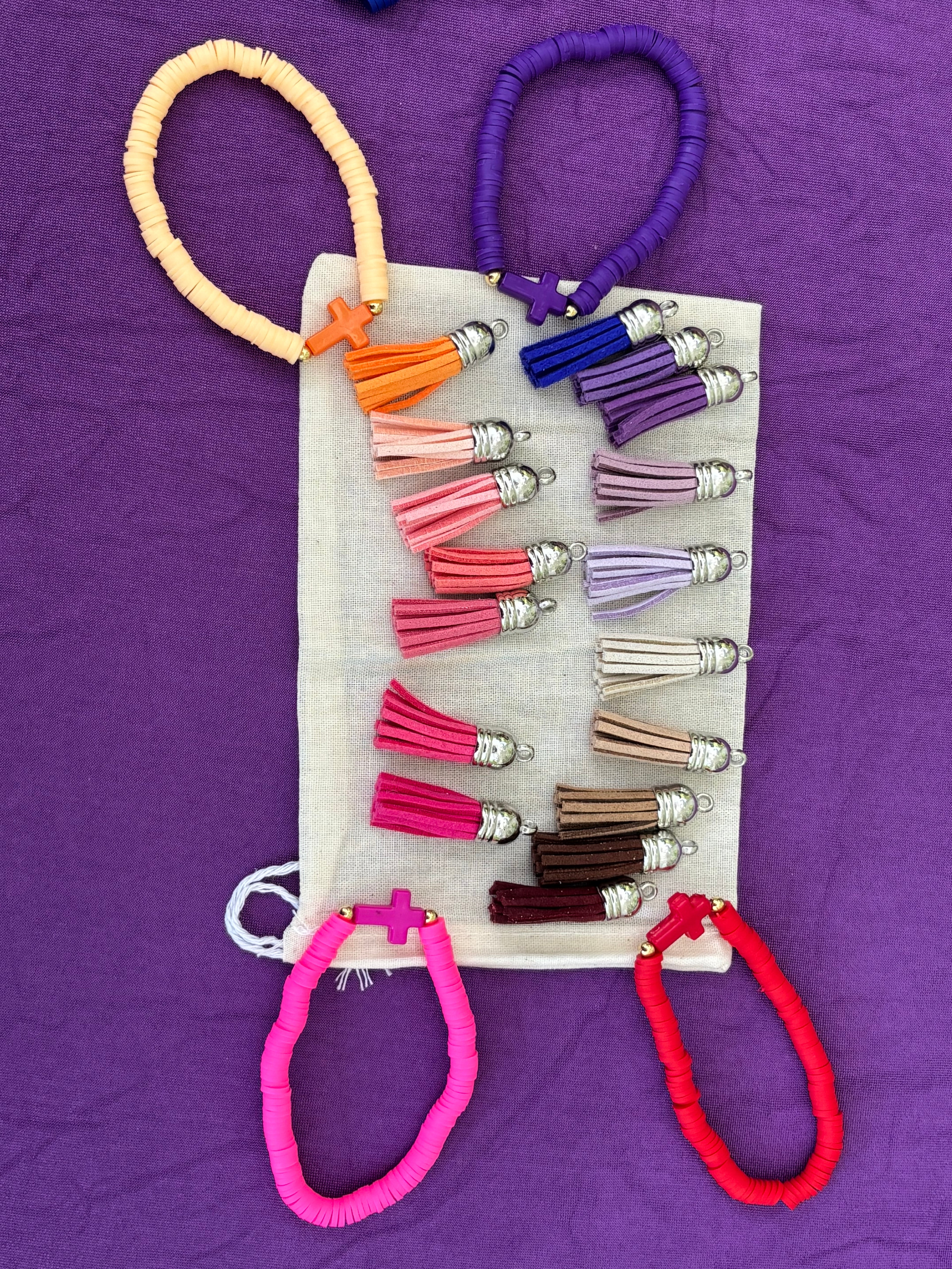 Keychains or bracelets without leather tassels.
